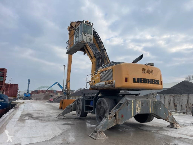 جرافة Liebherr A 944 C HD