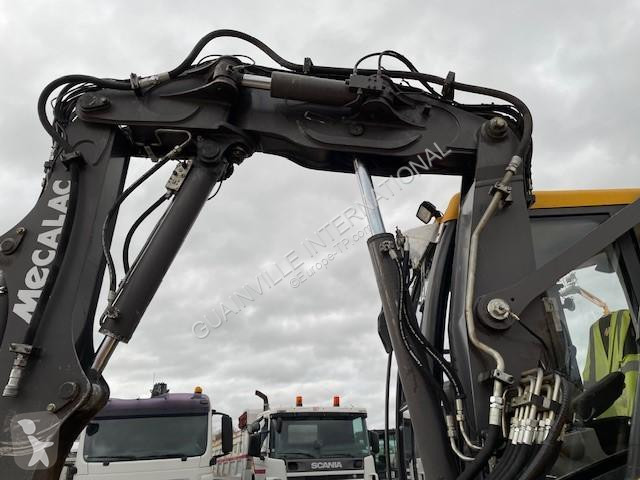 Excavator Mecalac