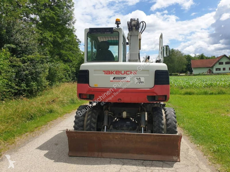 Escavadora Takeuchi