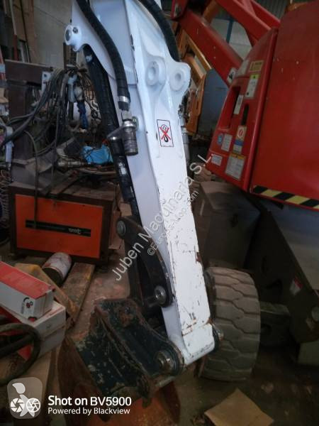 Lopatový nakládač Bobcat E 27