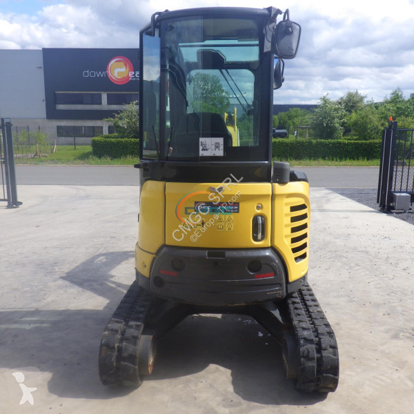 جرافة Yanmar VIO 26-6