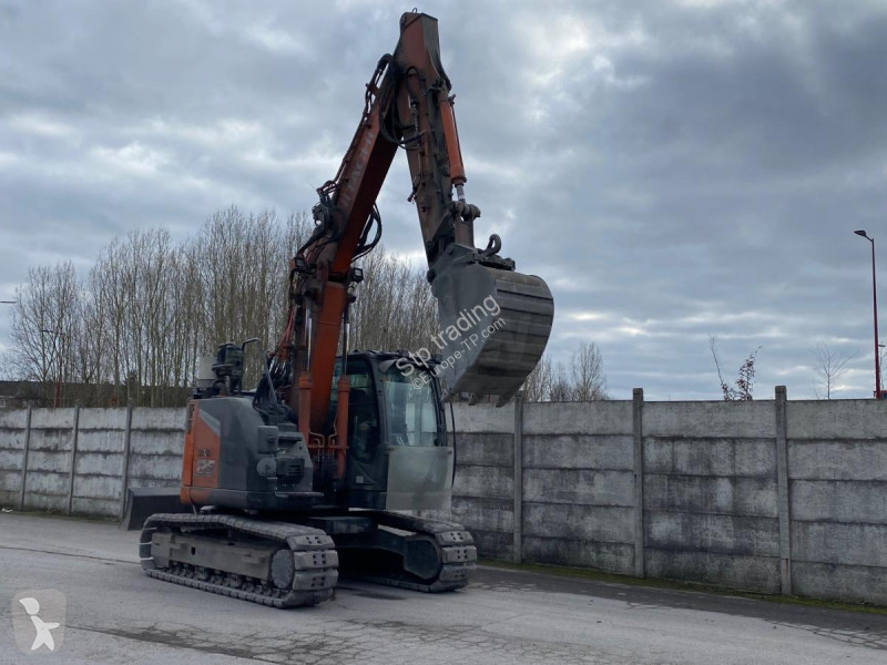 Graafmachine Hitachi 135US-7
