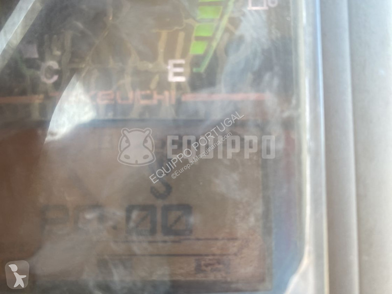 Escavadora Takeuchi TB225 with 3 buckets and...