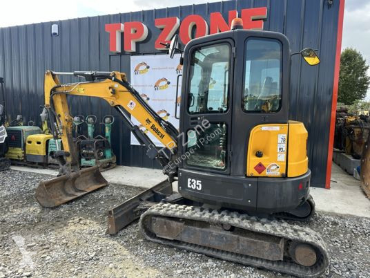Lopatový nakládač Bobcat e35 cabine à 23900 € ht