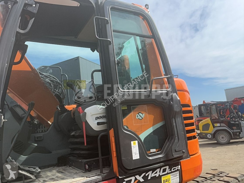 جرافة Doosan -5 with Lehnhoff SW10-3...