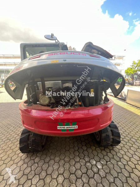Escavadora Takeuchi CV V4