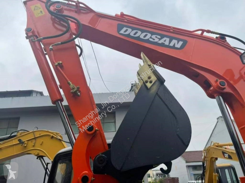 Escavadora Doosan DH 60