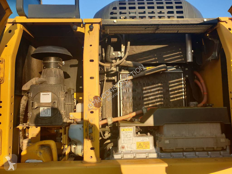 Escavatore Komatsu HB215LC-2