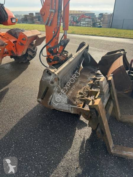 Excavator Mecalac