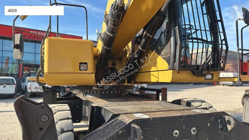 Escavatore Caterpillar D 4X4