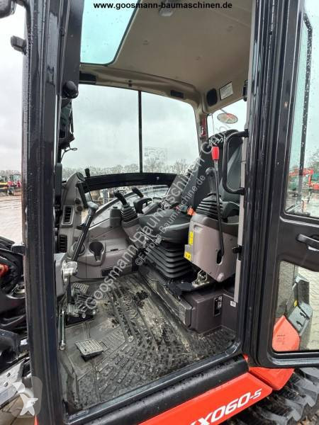 Escavadora Kubota KX060-5