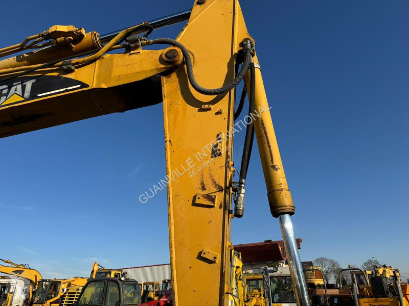 Escavatore Caterpillar