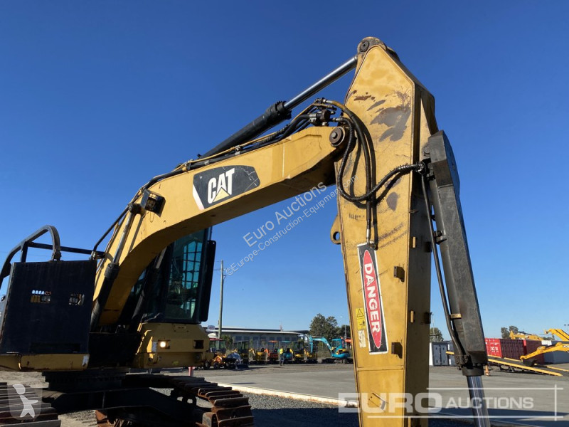 Escavatore Caterpillar 2 FM