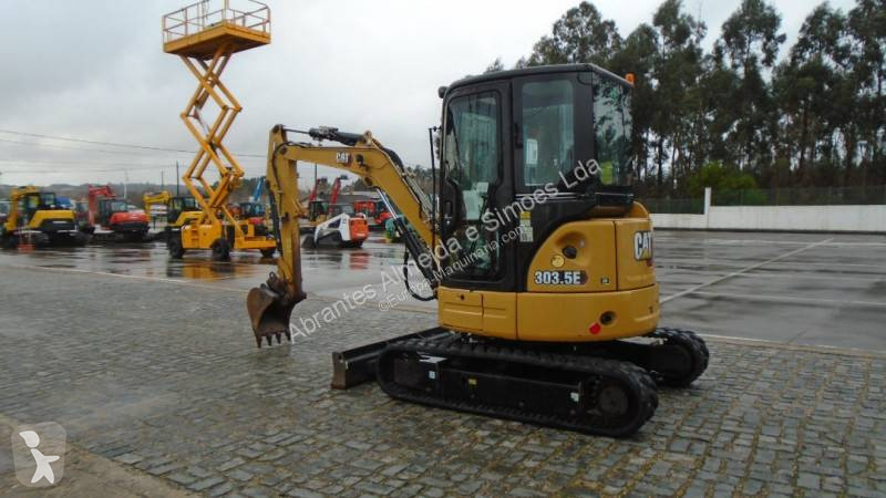 Escavadora Caterpillar