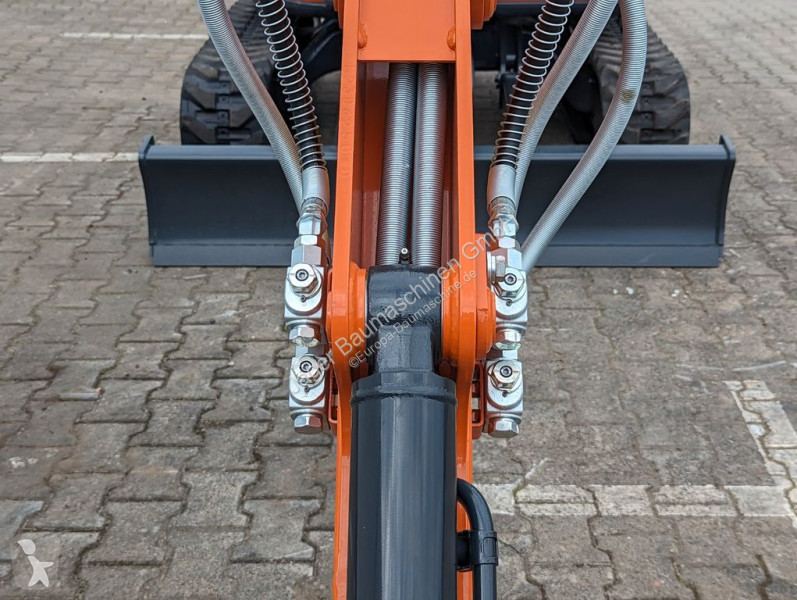 Escavadora Hitachi ZX38 -- Netto:...