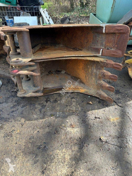 Escavatore Case C