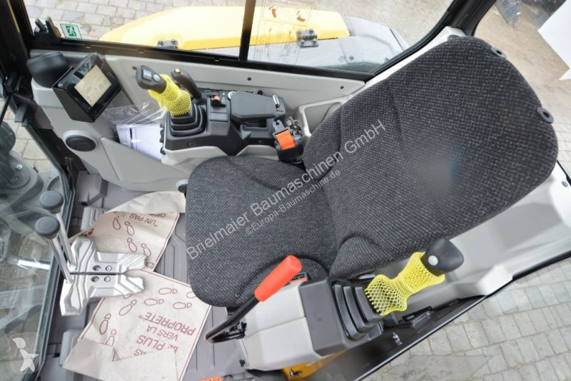 Lopatový nakládač Volvo ECR 40 F
