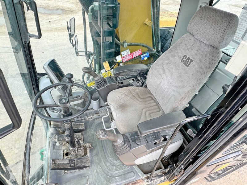 Excavator Caterpillar D - Triple Boom / Quick...