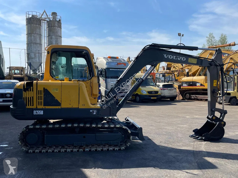 Graafmachine Volvo EC55 Track Excavator Working...