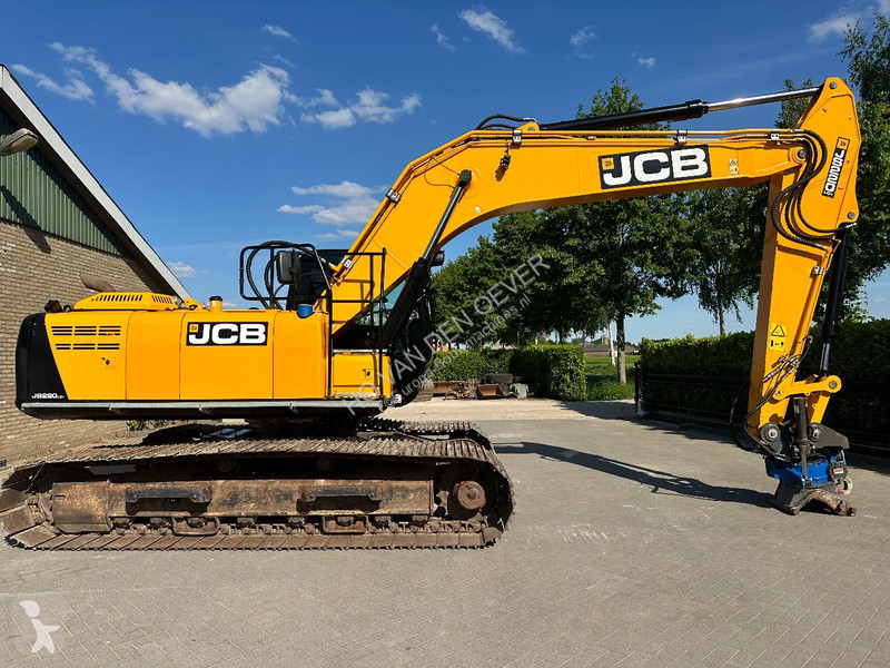 Excavator JCB