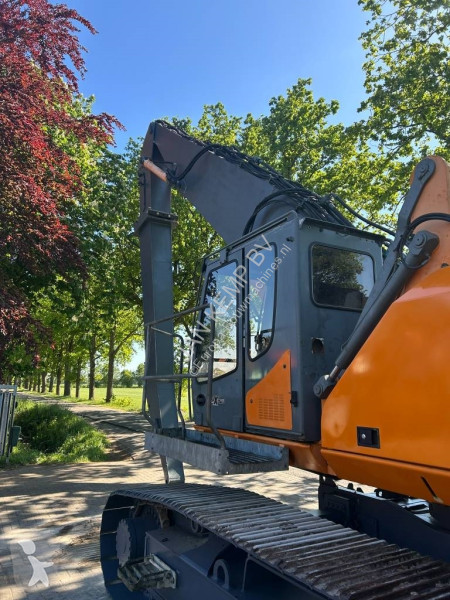 Escavadora Sennebogen