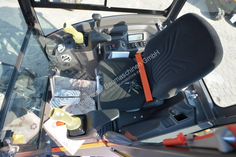 Lopatový nakládač Volvo ECR D