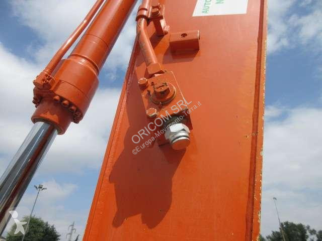 Excavadora Hitachi ZX135 US-7