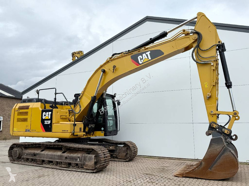 Escavadora Caterpillar - German Machine / Rear...