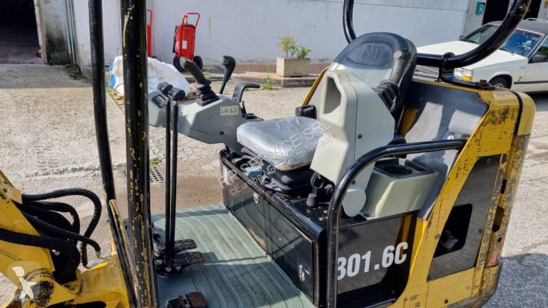 Escavatore Caterpillar