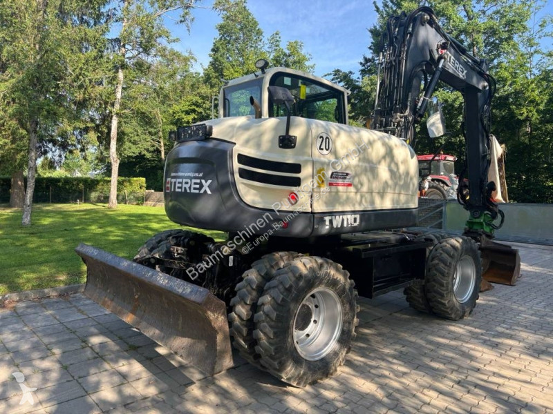 Excavator Terex