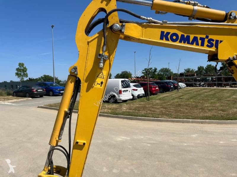 Lopatový nakládač Komatsu PC30MR-5