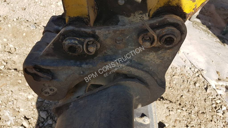 Escavadora Komatsu PC24MR-5