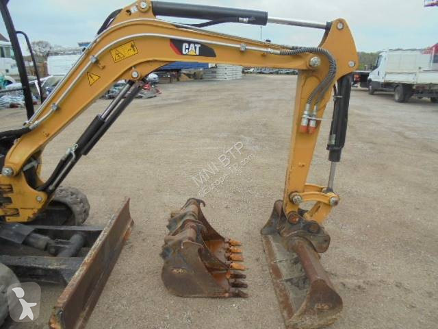 Lopatový nakládač Caterpillar 302.7D CR