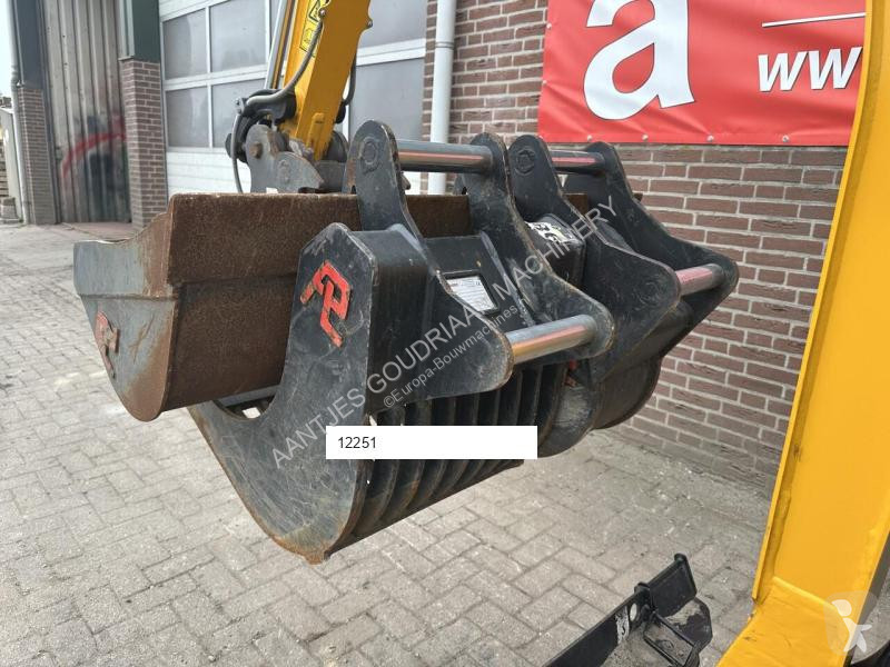 جرافة JCB 19 C-1