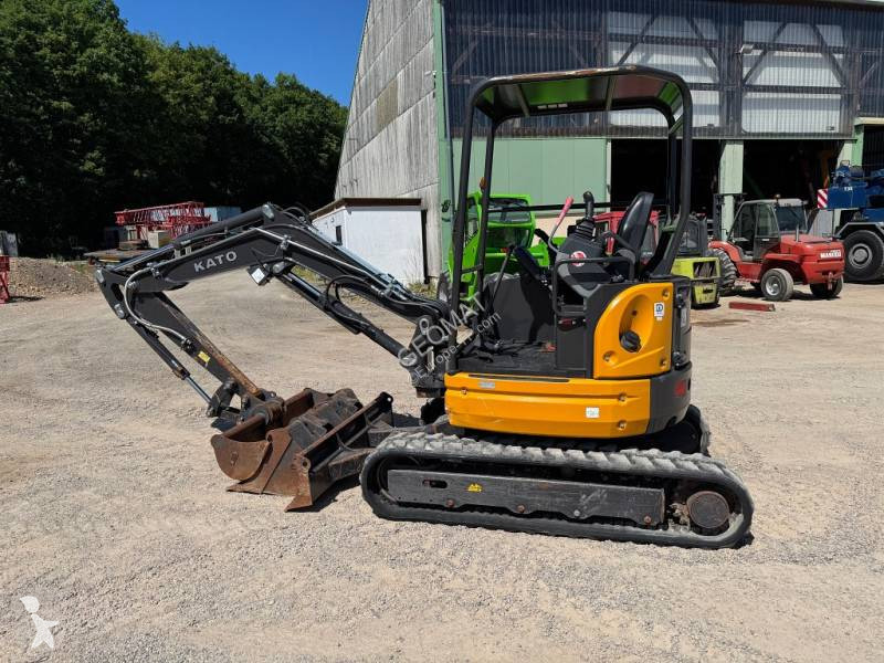 Escavadora Kato HD33V5