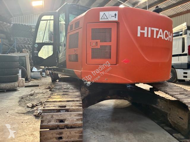 جرافة Hitachi 225USLC-5B