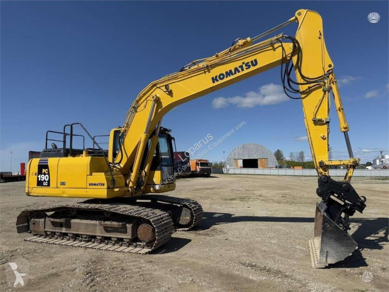 Excavator Komatsu LC-8