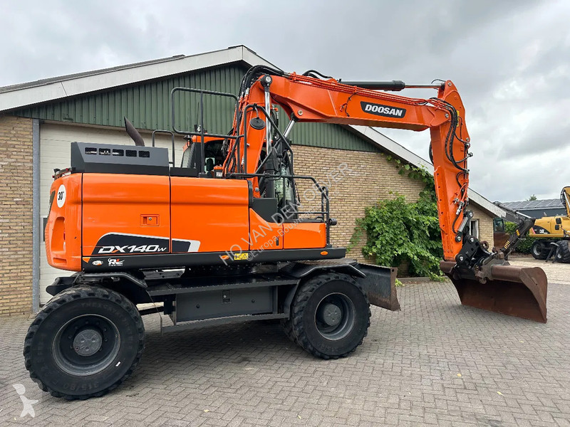 Excavator Doosan -5
