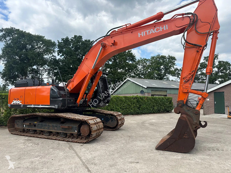 Excavator Hitachi LC-6