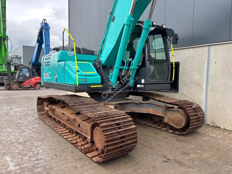 Escavadora Kobelco LC-10