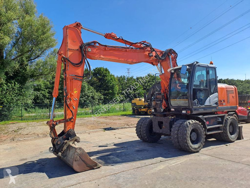 Escavadora Hitachi W-5 B