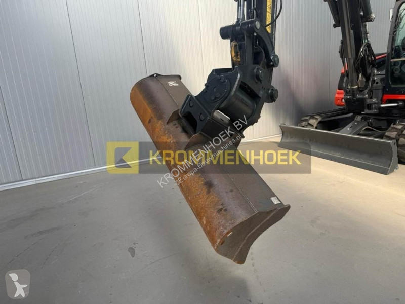 Escavadora Eurocomach ES 100 TR Powertilt