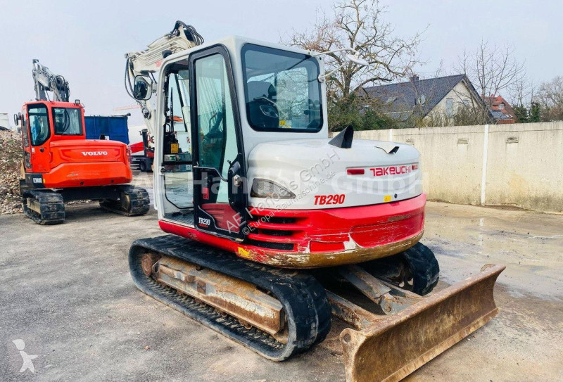 Escavatore Takeuchi