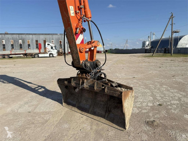 Escavadora Hitachi 140 W