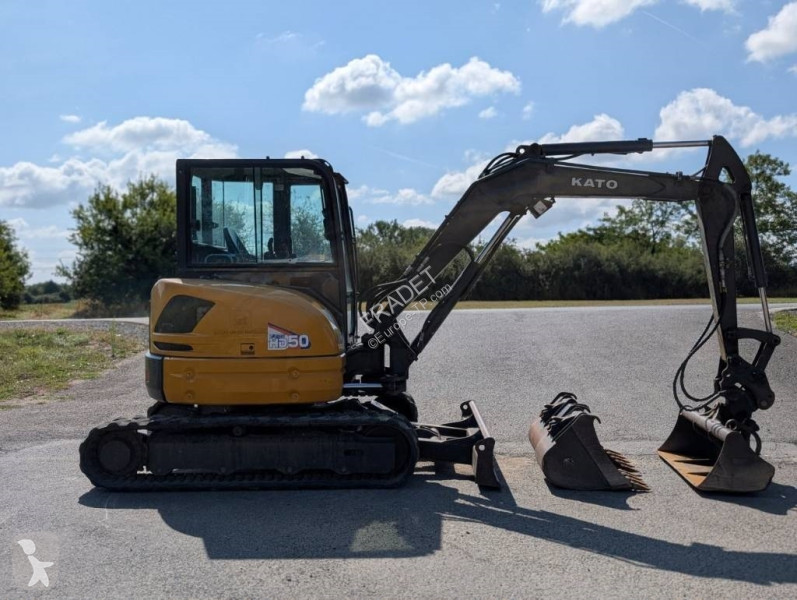 Escavadora Kato HD50V5