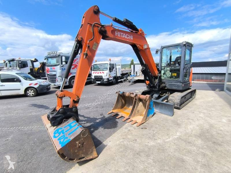 Escavadora Hitachi ZX 65USB-5A
