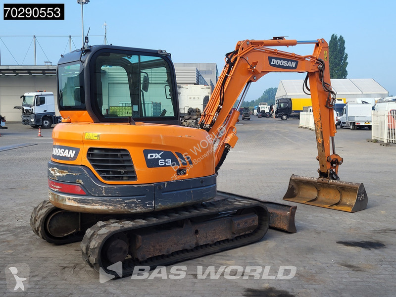 Escavadora Doosan DX63-3
