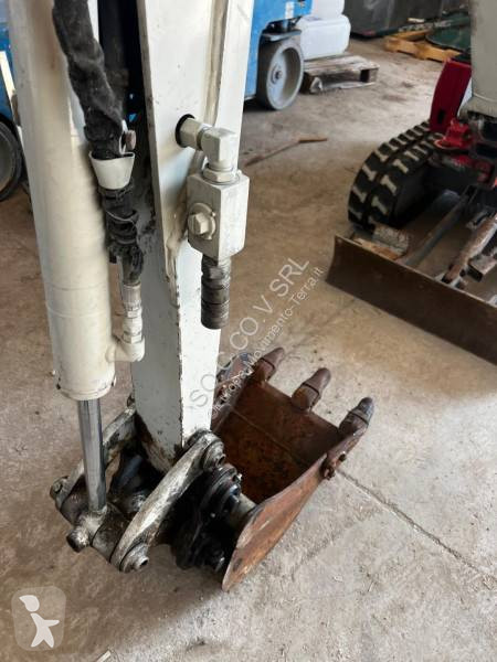 جرافة Takeuchi TB21JR