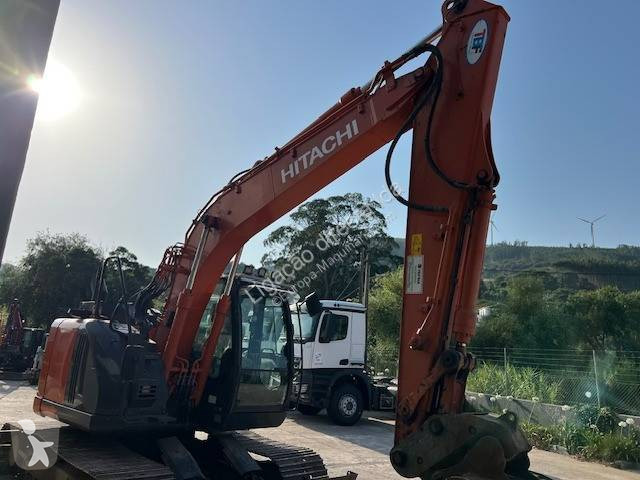 Escavadora Hitachi ZX135-6