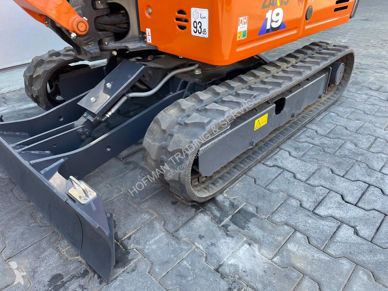 Escavadora Hitachi ZX19-6